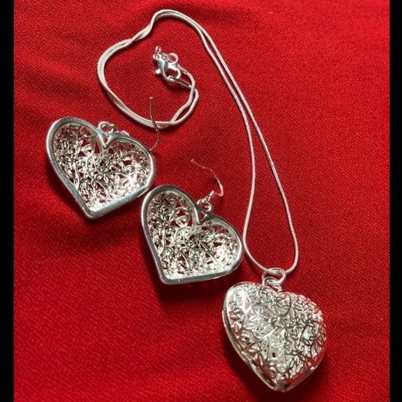 925 Sterling Silver Flowery Heart jewelry set - Picture 8 of 10